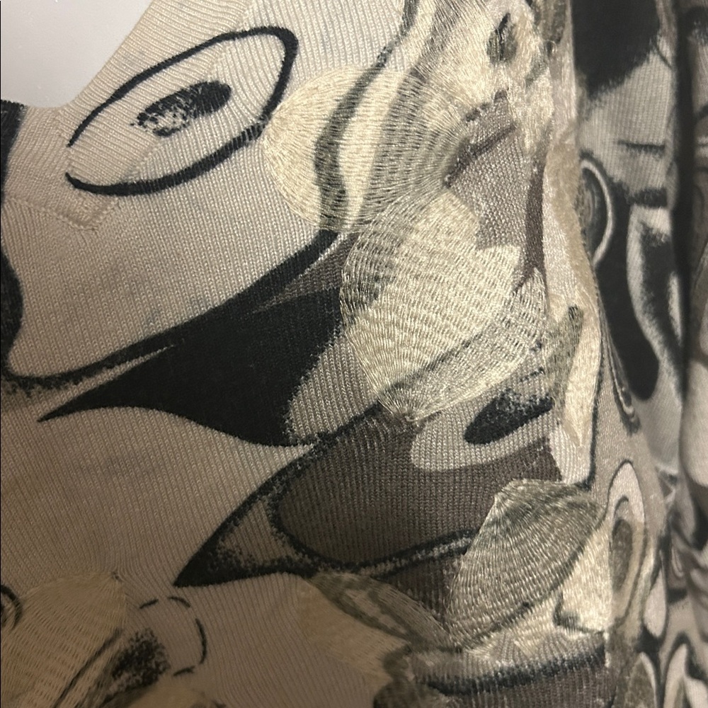 Abstract Patterned Long Sleeve Top - Picture 2 of 3